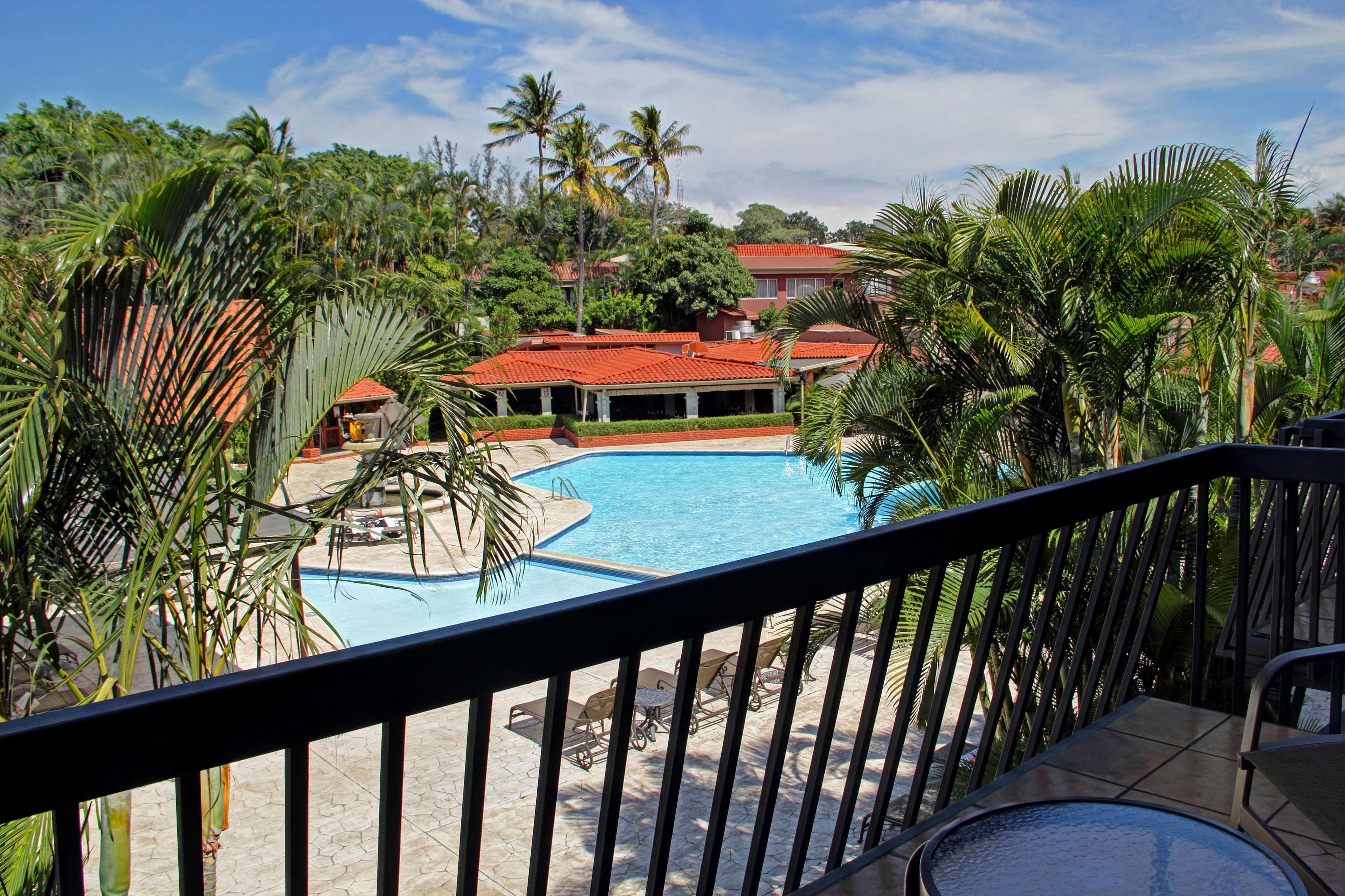 Hilton Cariari Doubletree San Jose - Costa Rica Hotel Exterior foto The pool at the hotel