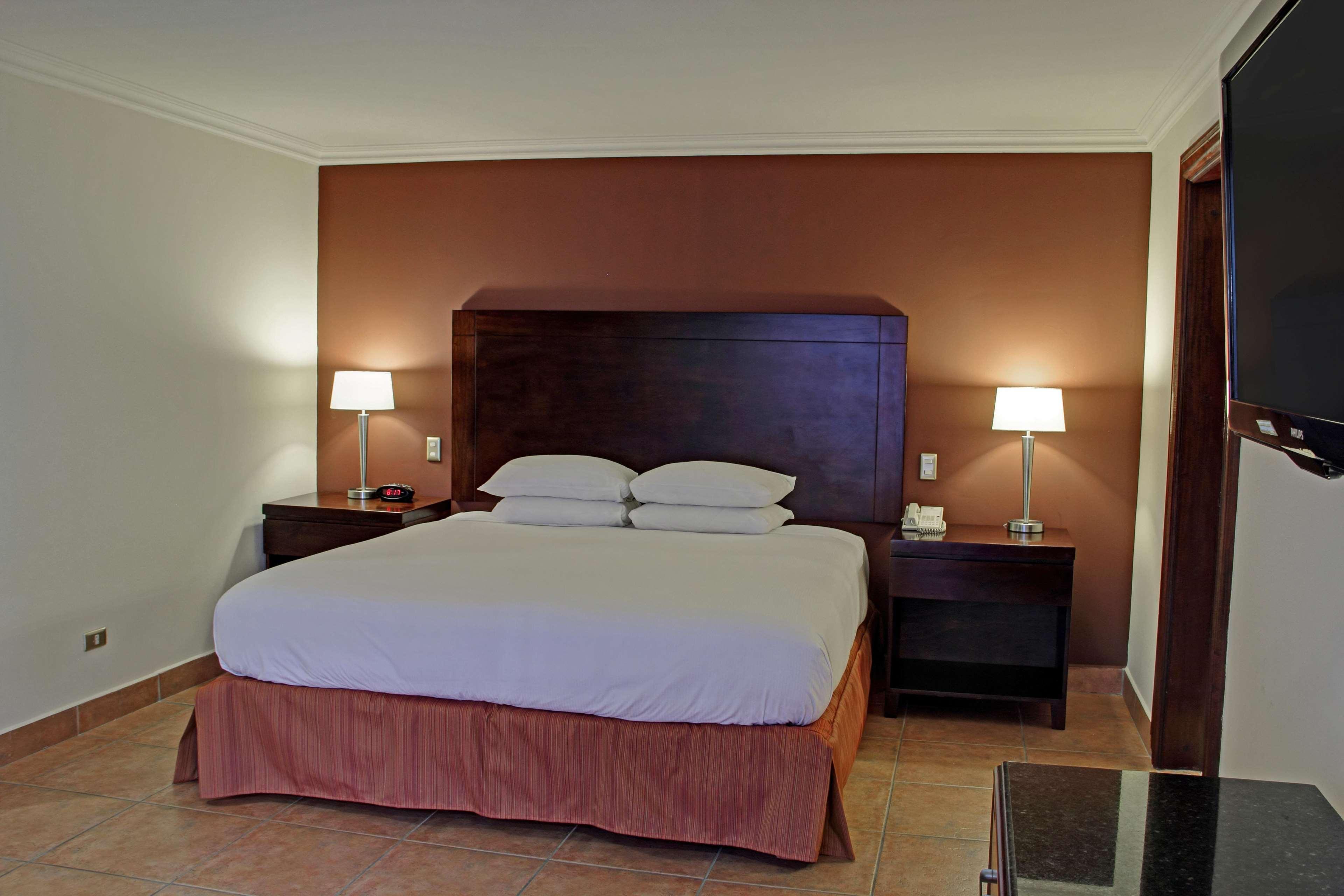 Hilton Cariari Doubletree San Jose - Costa Rica Hotel Exterior foto A bedroom at the hotel